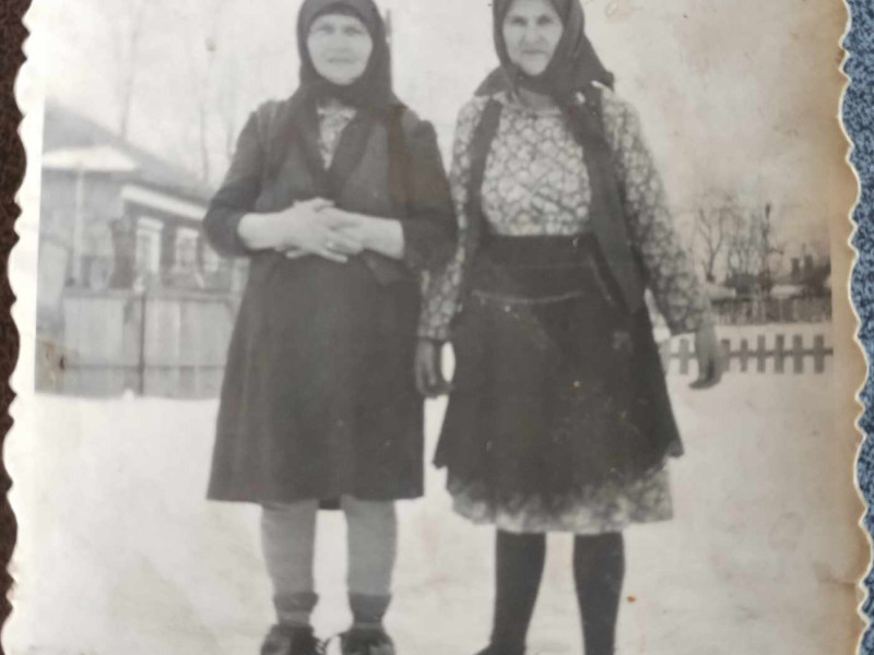 tata mita  a lui vasile al lui moceaca  si tata bica  a lui chiabac  la botezul lui florin