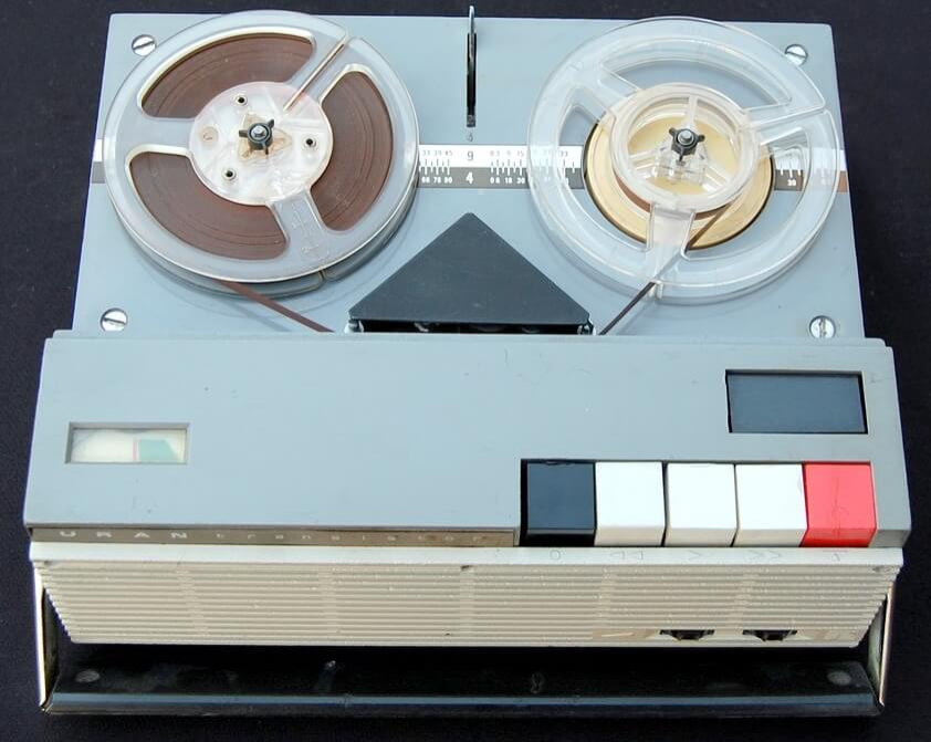 Magnetofon TESLA URAN 1967